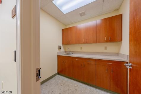 1000 Coventry Drive Lopatcong NJ 08865