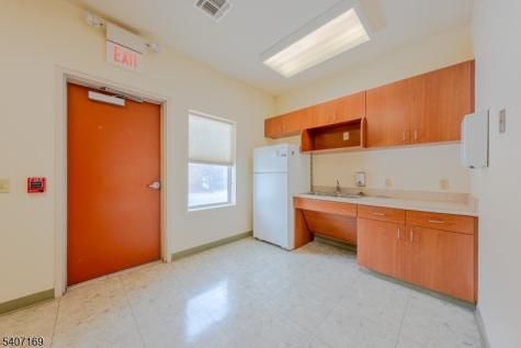 1000 Coventry Drive Lopatcong NJ 08865