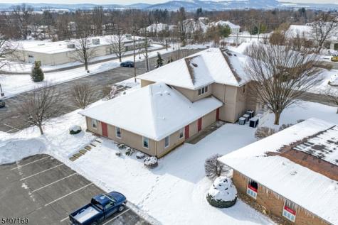 1000 Coventry Drive Lopatcong NJ 08865