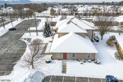 1000 Coventry Drive Lopatcong NJ 08865
