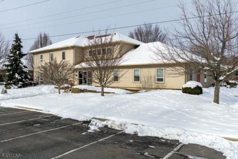 1000 Coventry Drive Lopatcong NJ 08865