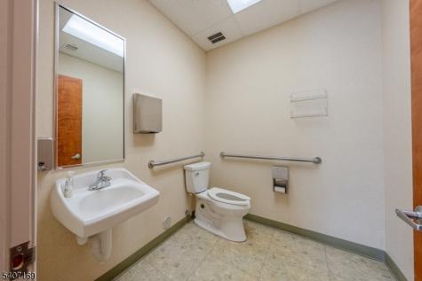 1000 Coventry Drive Lopatcong NJ 08865