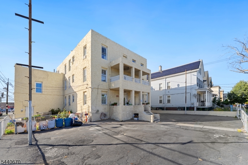 136 Park Place Elizabeth NJ 07206