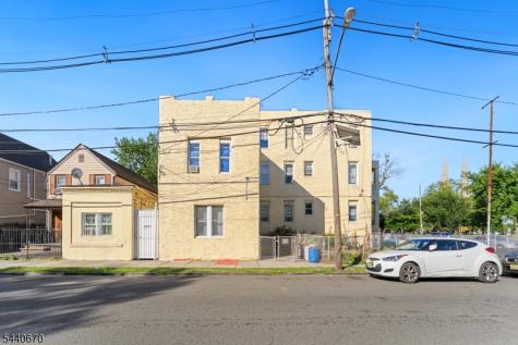 136 Park Place Elizabeth NJ 07206