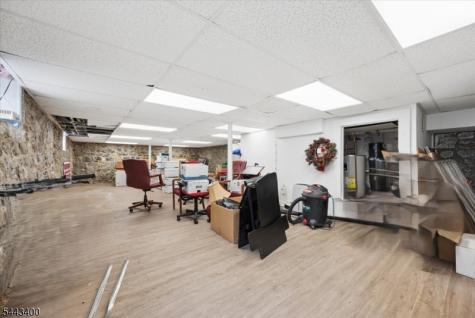 6 Leigh Street Clinton NJ 08809