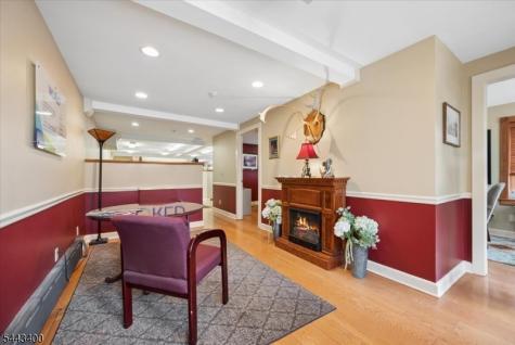6 Leigh Street Clinton NJ 08809