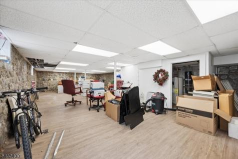 6 Leigh Street Clinton NJ 08809