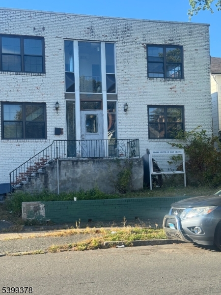 61 Lincoln Street East Orange NJ 07017