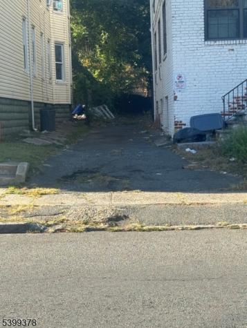 61 Lincoln Street East Orange NJ 07017
