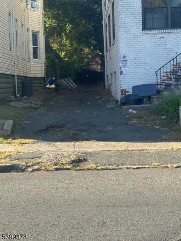 61 Lincoln Street East Orange NJ 07017