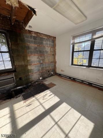 61 Lincoln Street East Orange NJ 07017