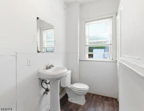 464 Summer Avenue Newark NJ 07104