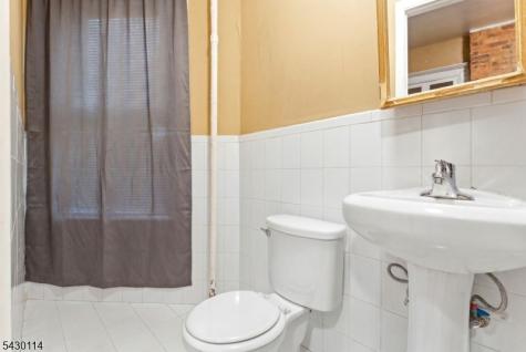 464 Summer Avenue Newark NJ 07104