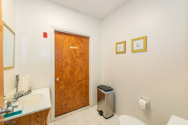 59 E Mill Road Washington NJ 07853