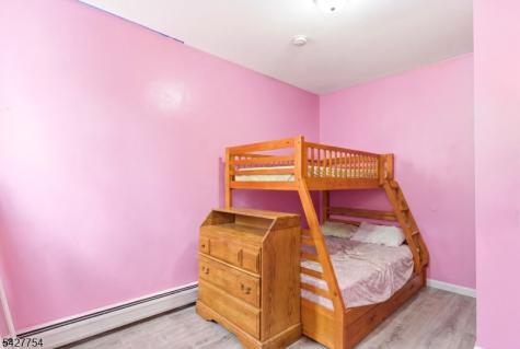 369 E Kinney Street Newark NJ 07105