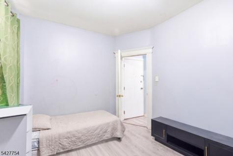 369 E Kinney Street Newark NJ 07105