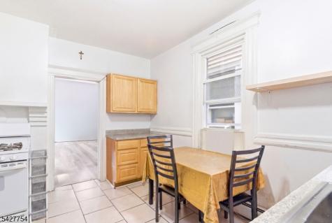 369 E Kinney Street Newark NJ 07105