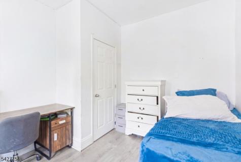 369 E Kinney Street Newark NJ 07105