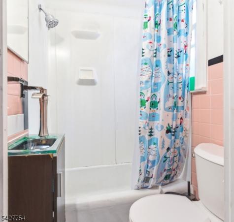 369 E Kinney Street Newark NJ 07105