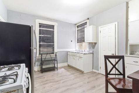 369 E Kinney Street Newark NJ 07105