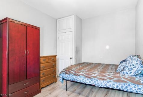 369 E Kinney Street Newark NJ 07105