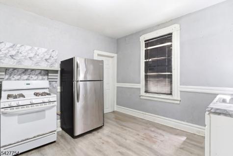 369 E Kinney Street Newark NJ 07105