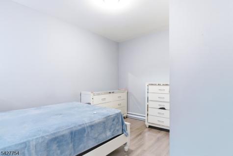 369 E Kinney Street Newark NJ 07105