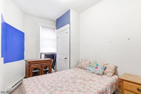 369 E Kinney Street Newark NJ 07105