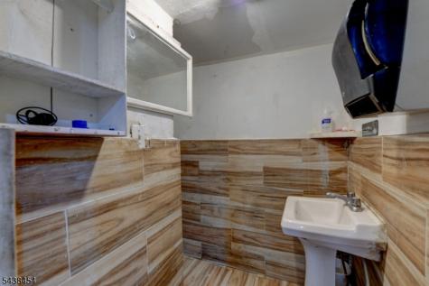 122 16TH Avenue Paterson NJ 07501