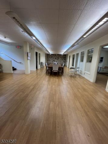 228 County Road 517 Tewksbury NJ 07830
