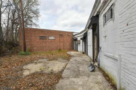 119 Ampere Parkway East Orange NJ 07017