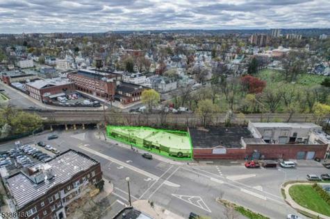 119 Ampere Parkway East Orange NJ 07017