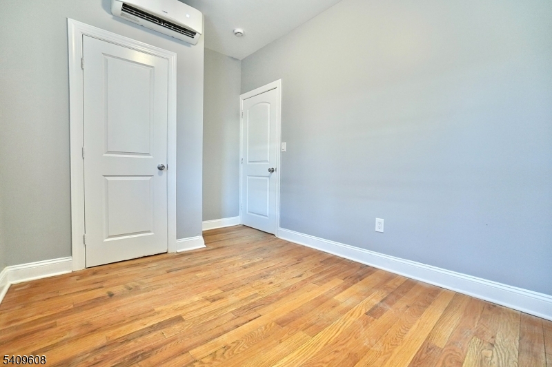 351 Mulberry Street Newark NJ 07102
