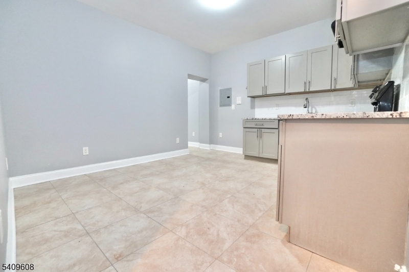 351 Mulberry Street Newark NJ 07102