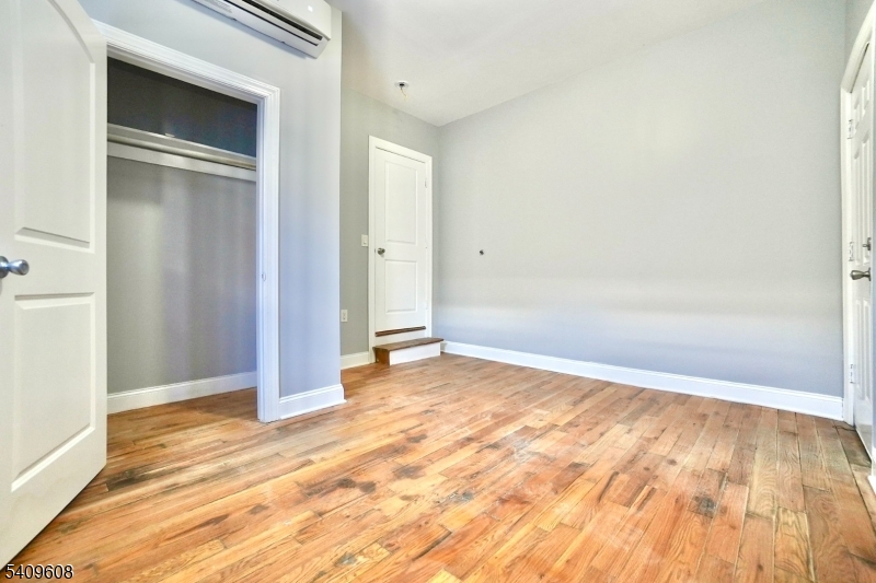 351 Mulberry Street Newark NJ 07102