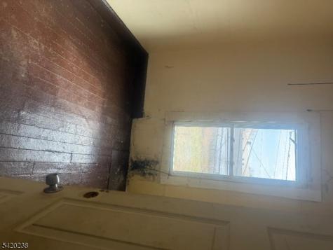 474 15TH Avenue Newark NJ 07103