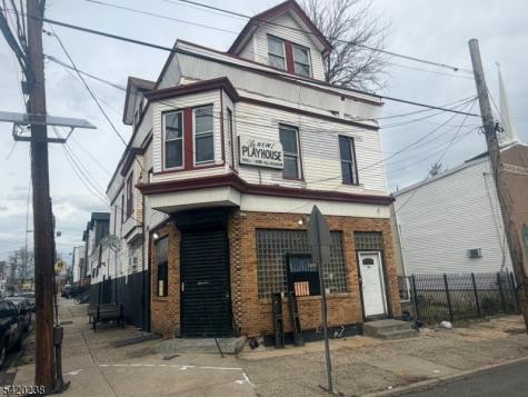 474 15TH Avenue Newark NJ 07103