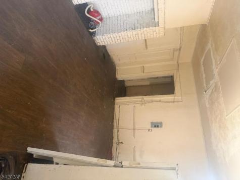 474 15TH Avenue Newark NJ 07103