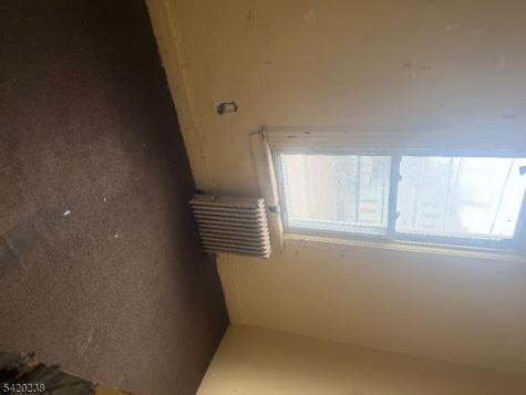 474 15TH Avenue Newark NJ 07103