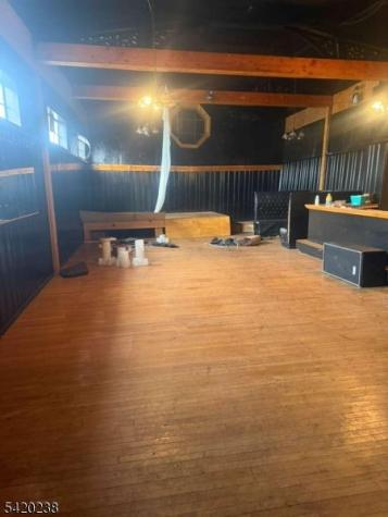 474 15TH Avenue Newark NJ 07103