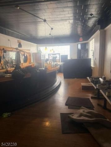 474 15TH Avenue Newark NJ 07103