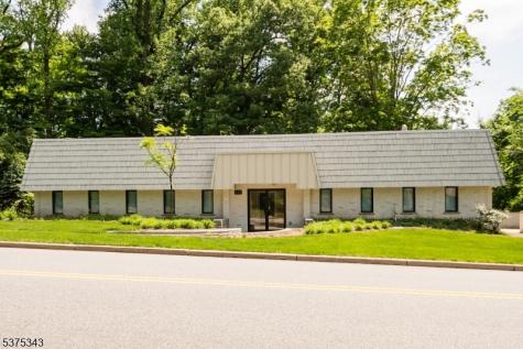 132 W Greenbrook Road North Caldwell NJ 07006