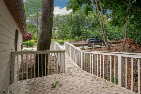 132 W Greenbrook Road North Caldwell NJ 07006