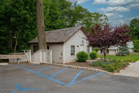 132 W Greenbrook Road North Caldwell NJ 07006