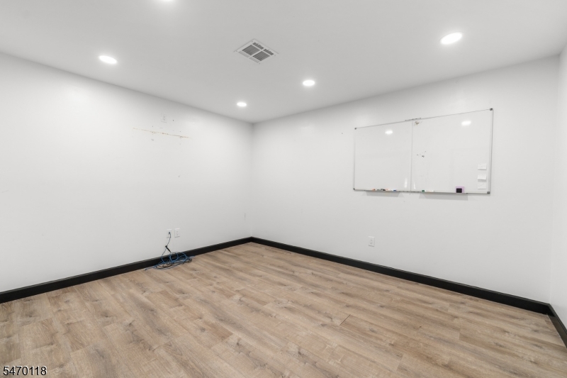 516 Bloy Street Hillside NJ 07205