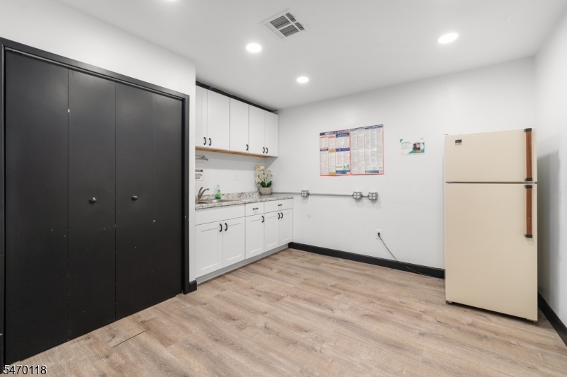 516 Bloy Street Hillside NJ 07205
