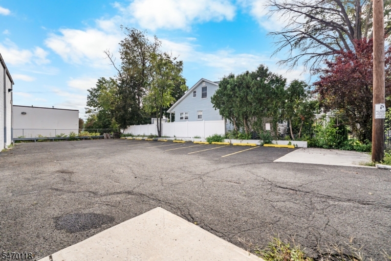 516 Bloy Street Hillside NJ 07205