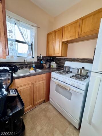976 Main Avenue Passaic NJ 07055
