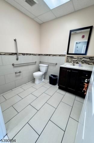 976 Main Avenue Passaic NJ 07055