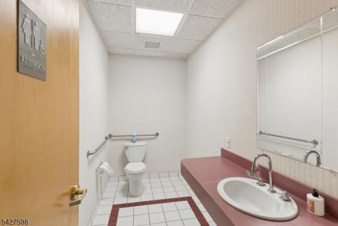 1299 Us Highway 22 Mountainside NJ 07092